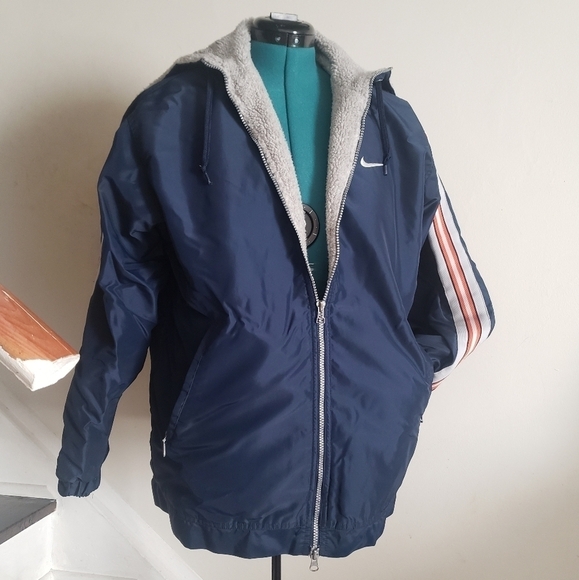 Vintage Sherpa Lined Nike Jacket - Picture 4 of 15